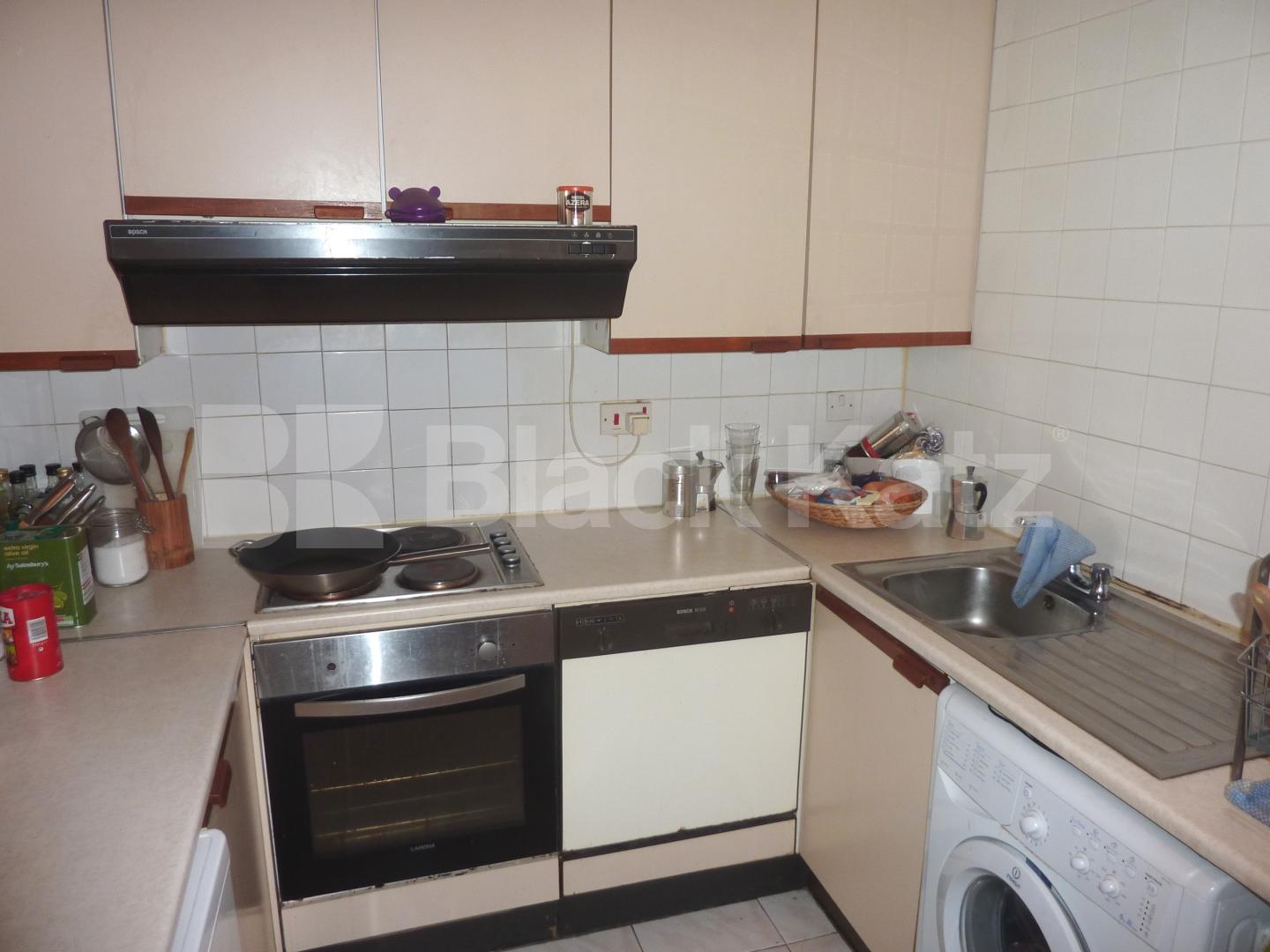 			NEW INSTRUCTION!, 1 Bedroom, 1 bath, 1 reception Flat			 Reachview Close, CAMDEN